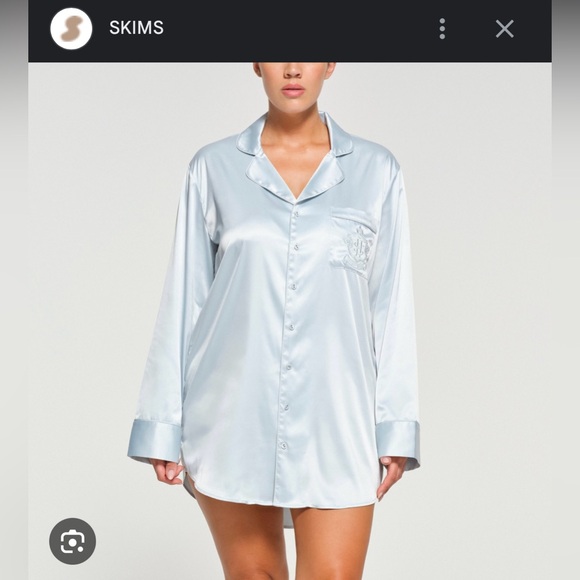 SKIMS nightgown/sleep shirt NWT

“hotel shine button up sleep gown” in frost - Picture 1 of 2